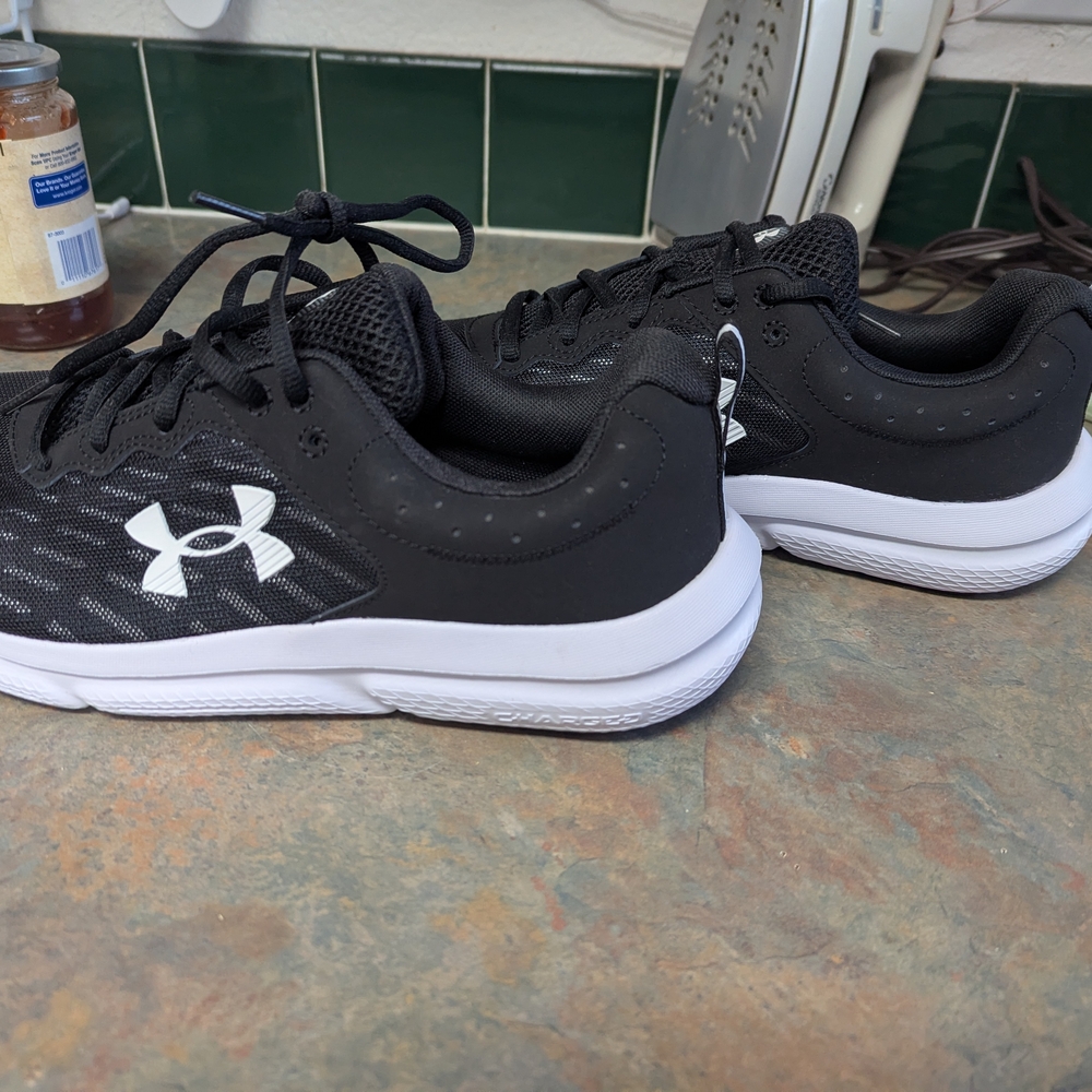 Under Armour Men's Black and White Athletic Shoes